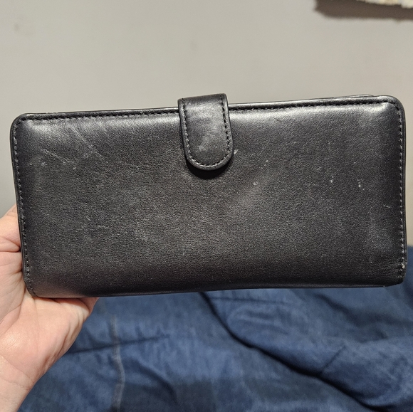 COACH WALLET *AS IS* PLEASE READ DESCRIPTION:) - Picture 3 of 11